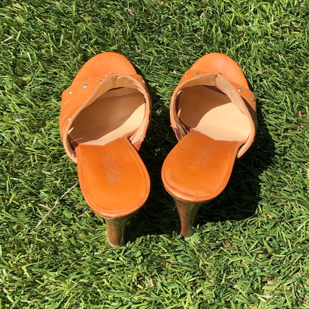Michael Kors in cognac with studs and stacked heels - Picture 10 of 14